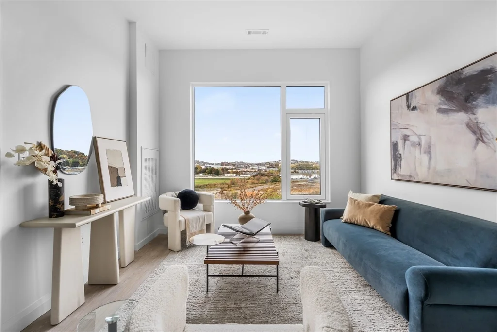 93 Bennington St, Revere