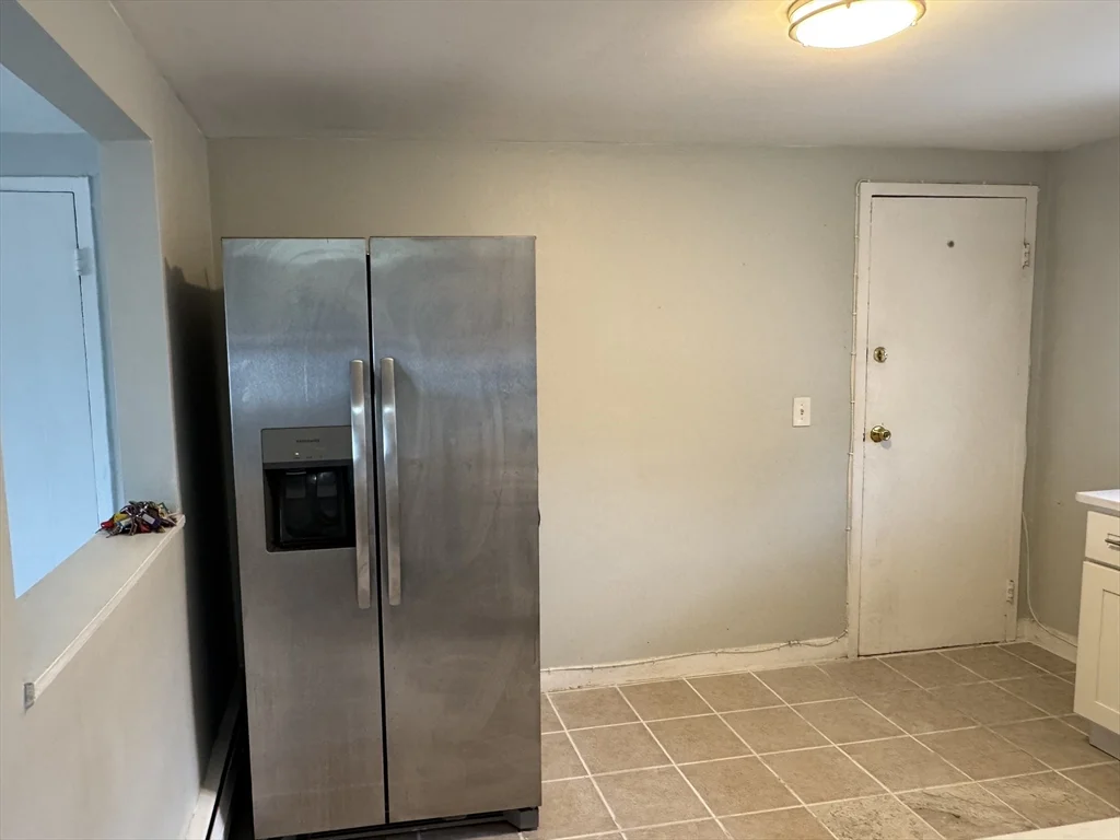 12 Essex St, North Quincy