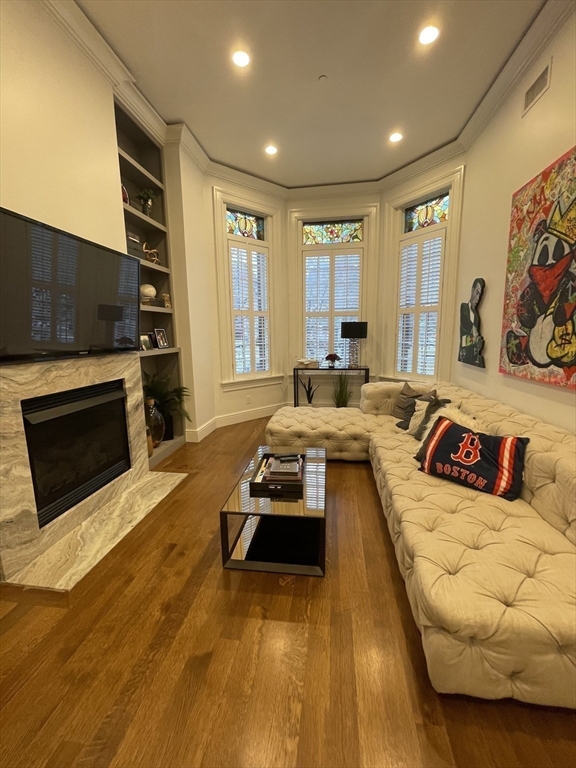 288 Commonwealth Ave, Back Bay