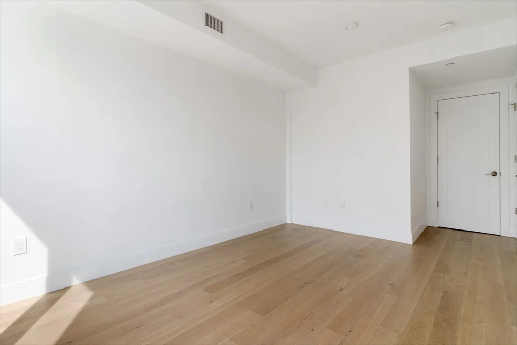 20 W 5th, South Boston