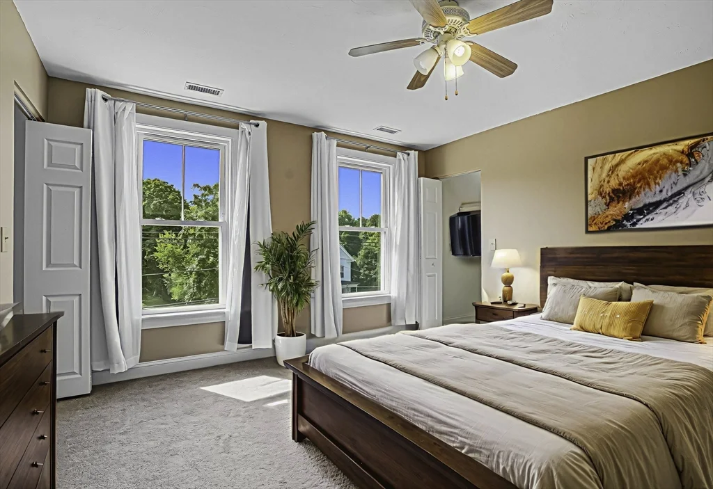 64 South St, Westborough