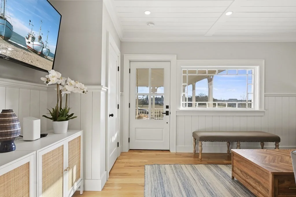 9 Tuckernuck Ave, Oak Bluffs