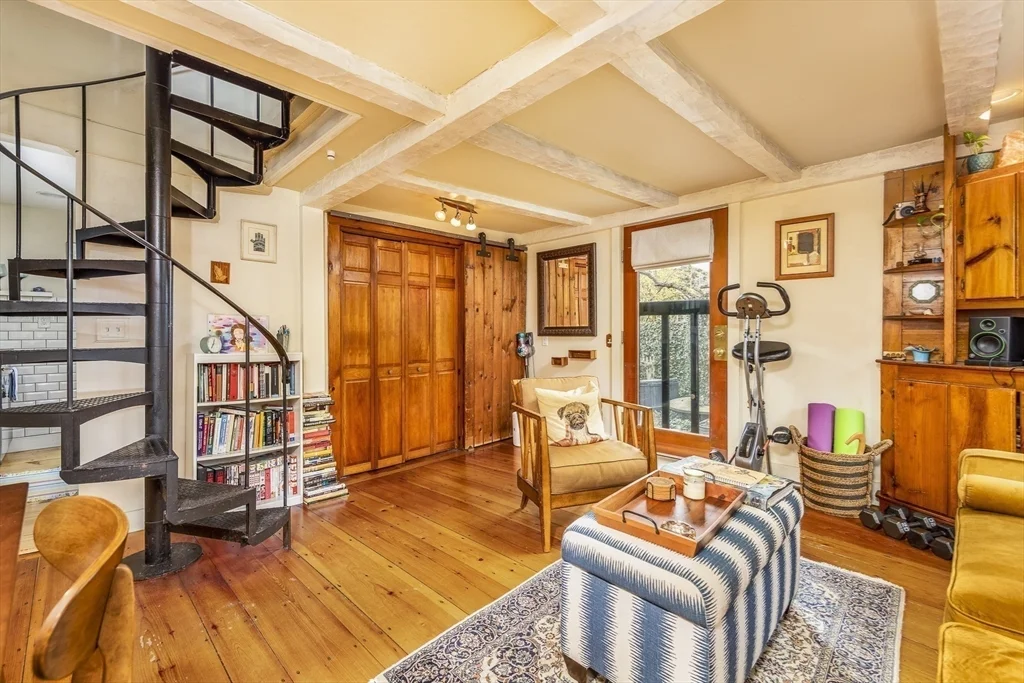 14 Nicholson Hill, Marblehead