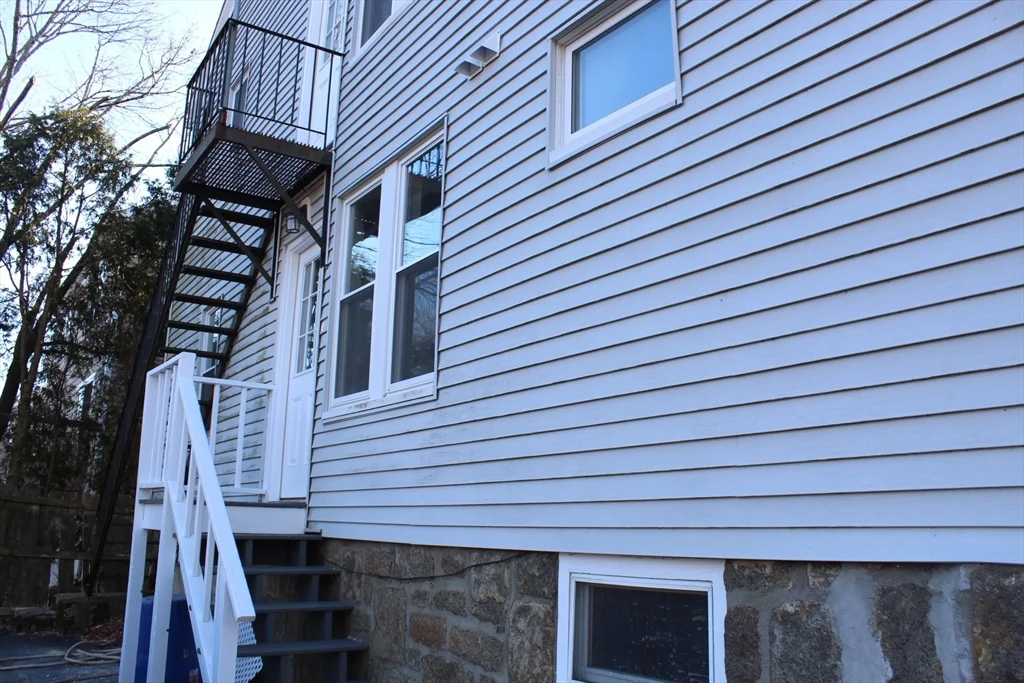 78 Endicott St, Peabody