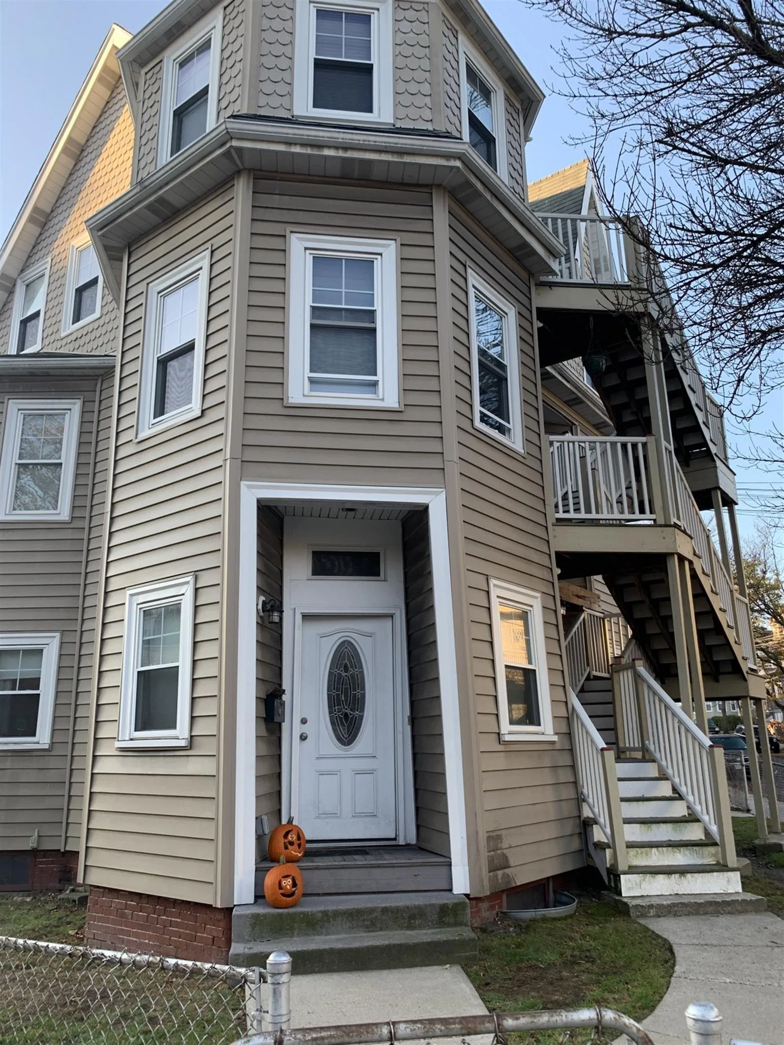 406 Medford St, Winter Hill