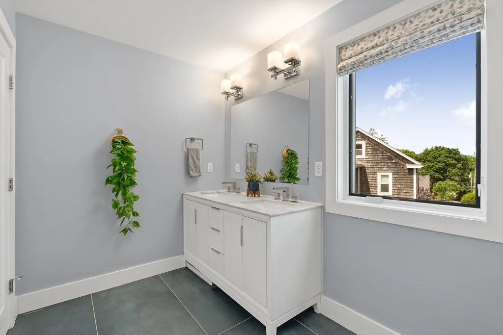 65 Lancaster Rd, Arlington
