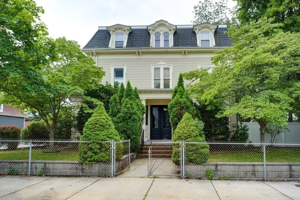 18 Summit Ave, Prospect Hill