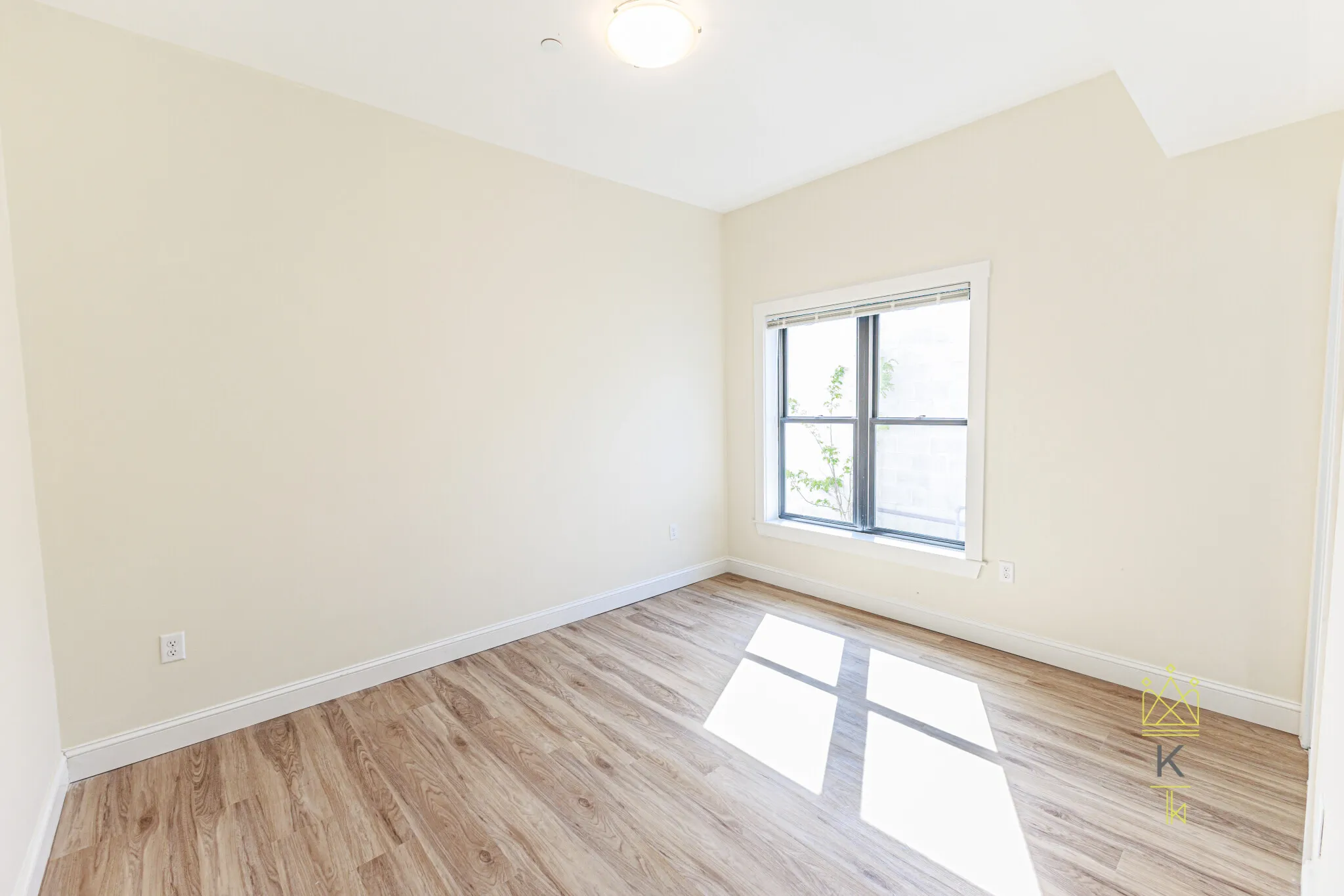 460 Washington St, Brighton