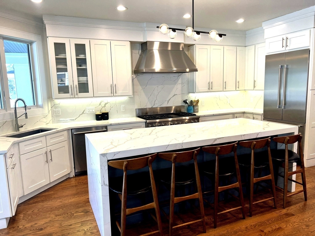 19 Shute Path, Newton Center