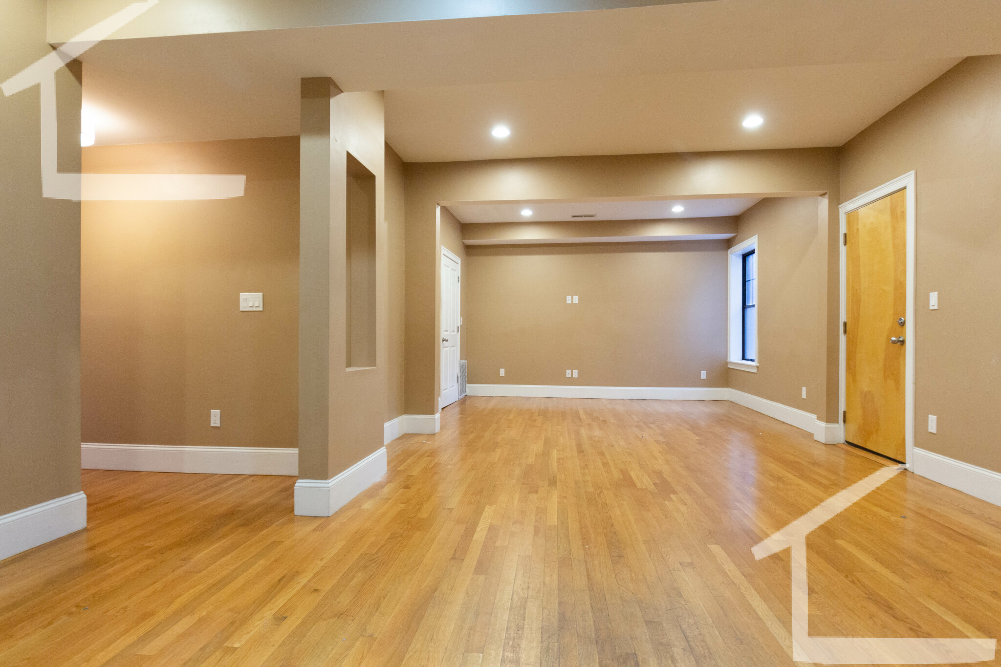 1592 Beacon St, Corey Hill