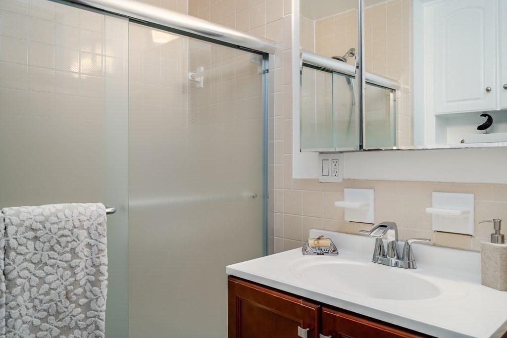 114 Brook St, Central Village