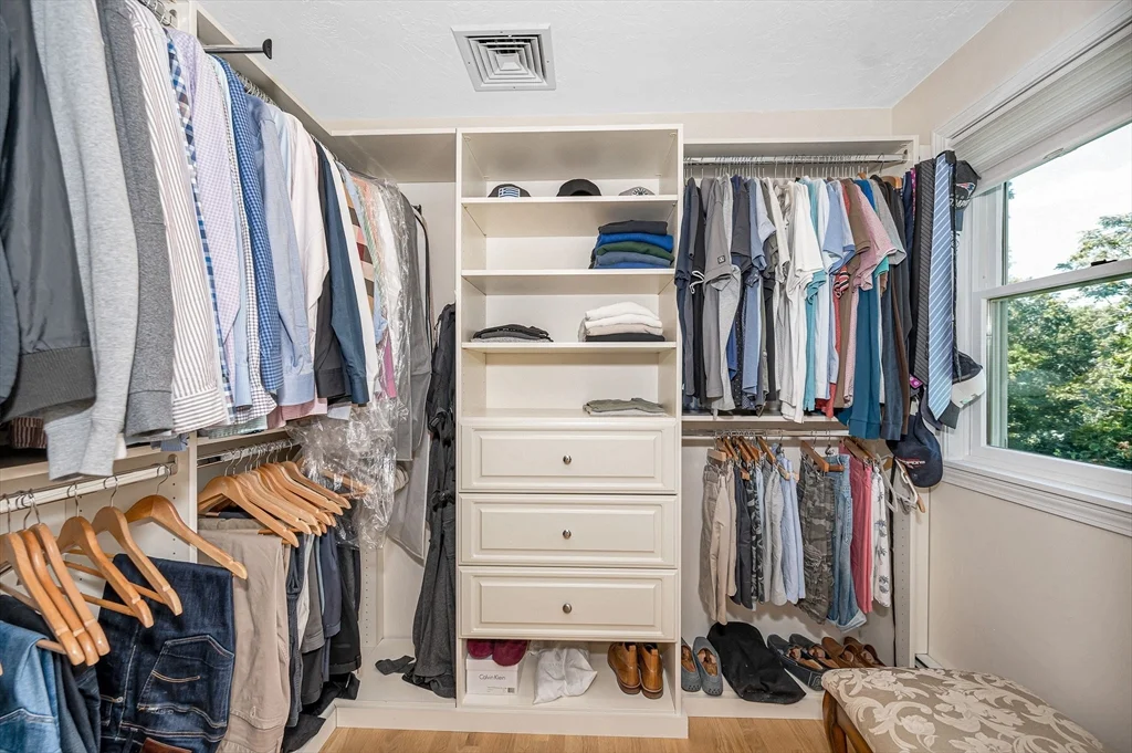 4 Nashoba Dr, Chelmsford