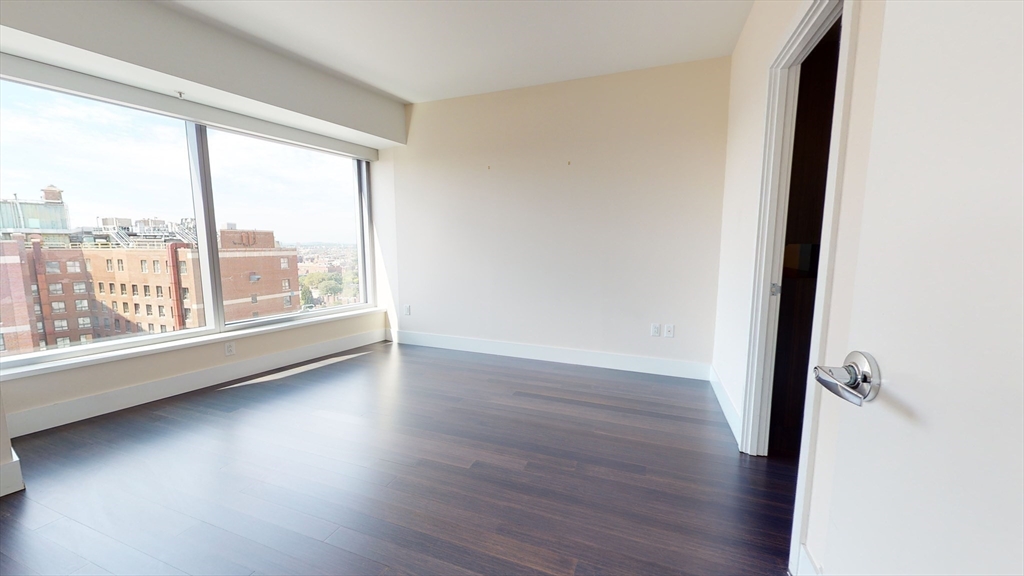 110 Stuart St, Downtown