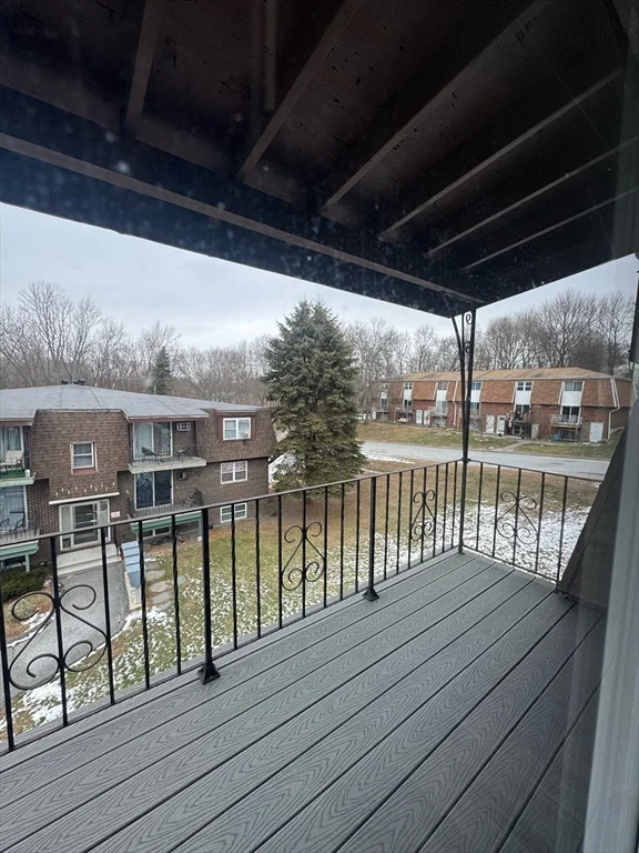 668 Robbins Ave, Dracut