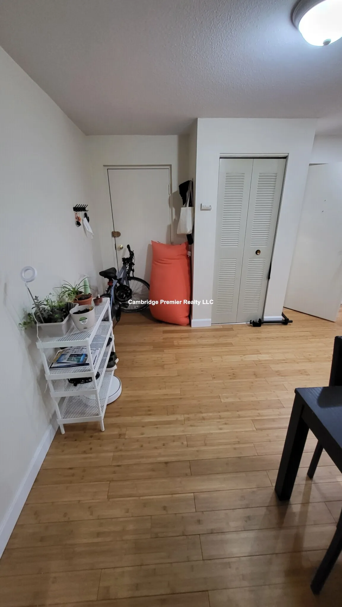 12 Cameron Ave, Teele Square