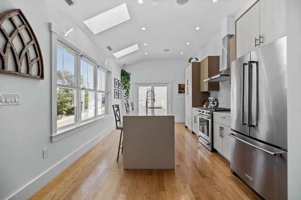 11 Ashland St, Dorchester