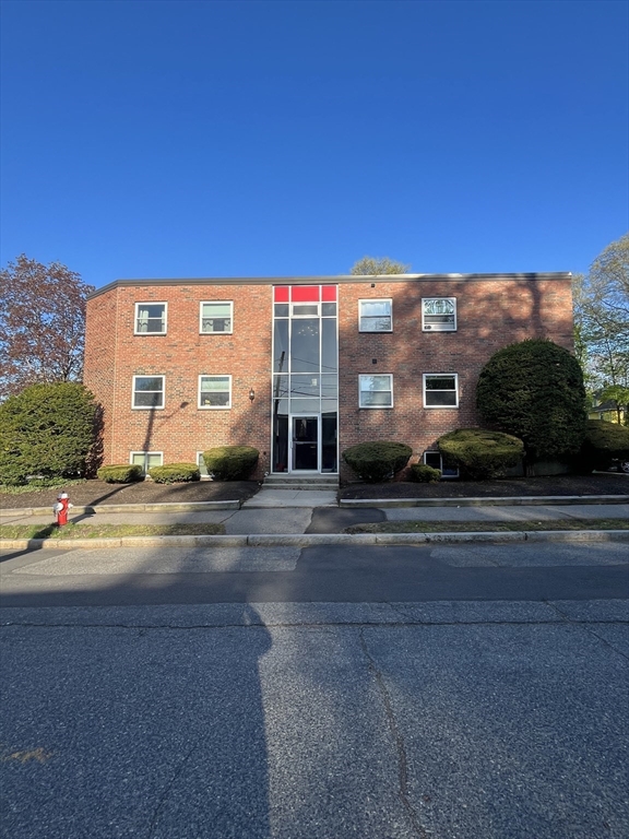 101 Walker St, Newtonville