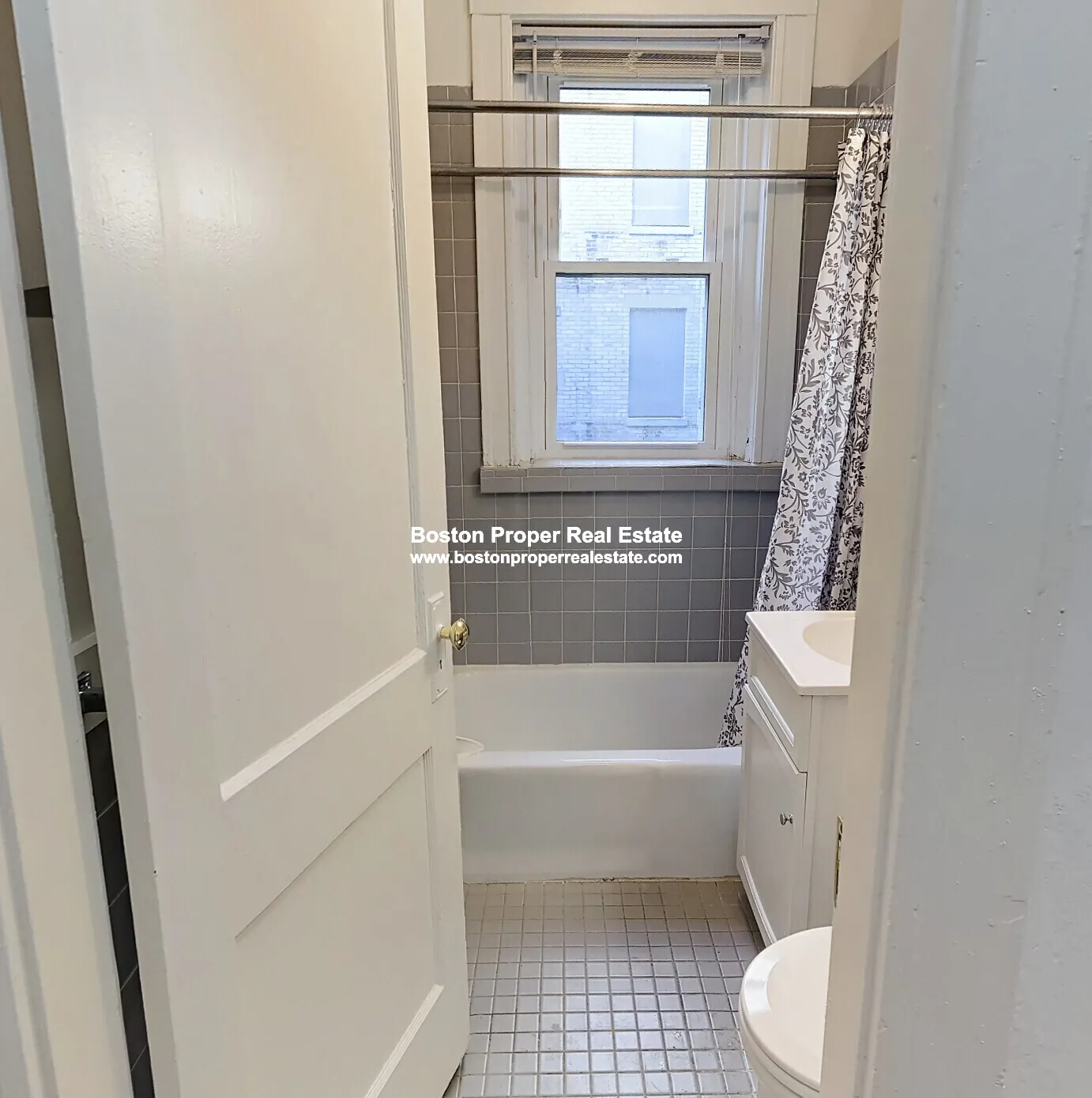 137 Park Dr, Fenway