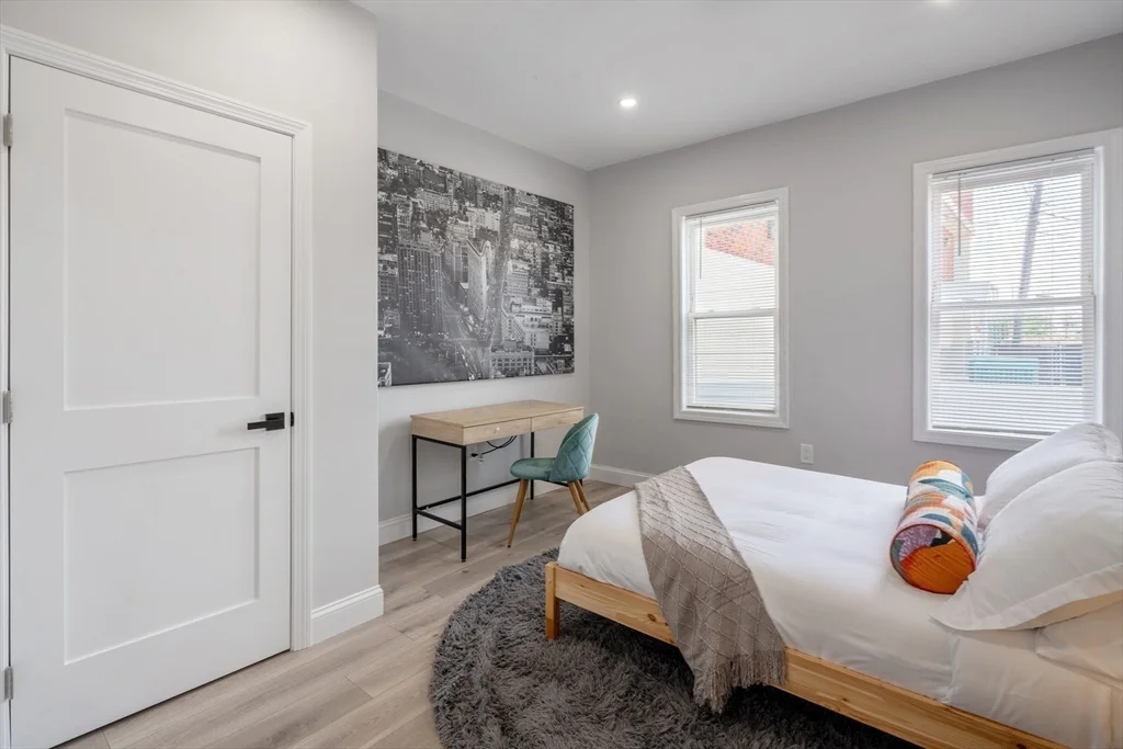 35 Sagamore Ave, Chelsea