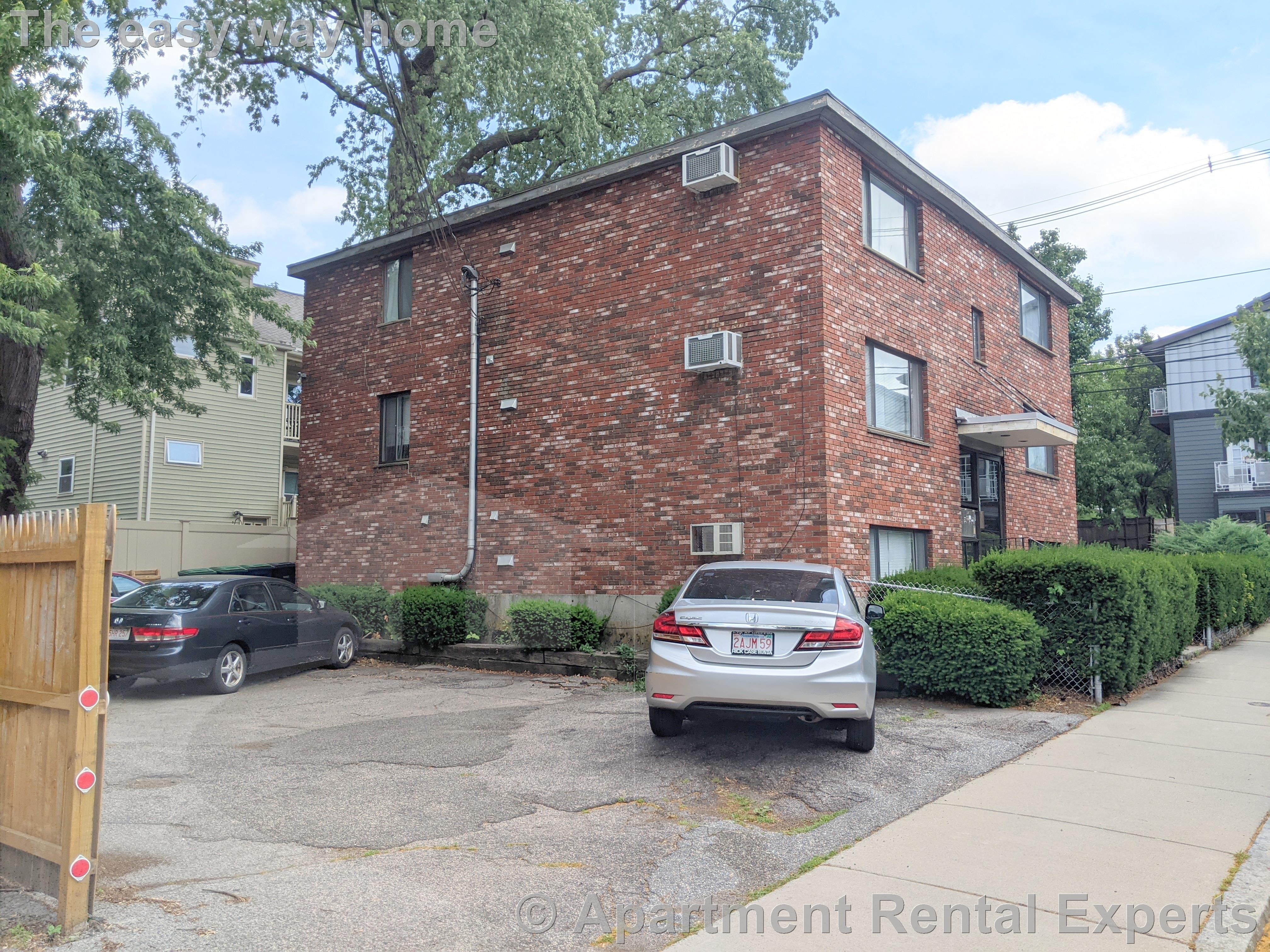 102 Alpine St, Magoun Square