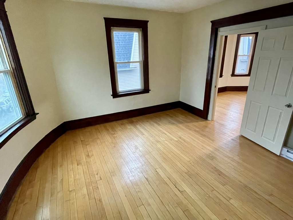 10 Agawam St, Worcester