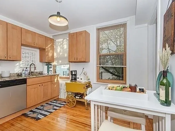 76 G St, South Boston