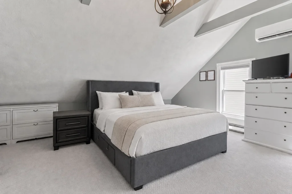 17-B Bonair St, East Somerville