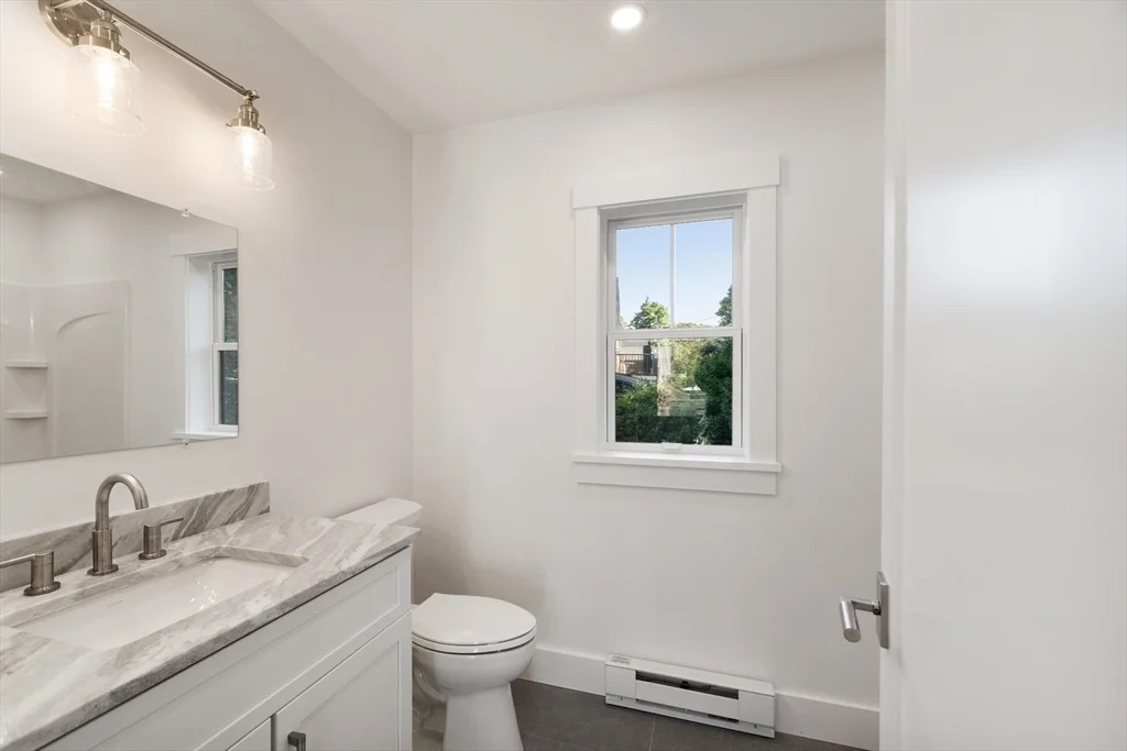 29 Pigeon Hill St, Rockport