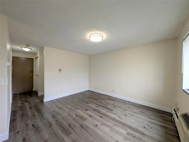 86 Newbury St, Teele Square