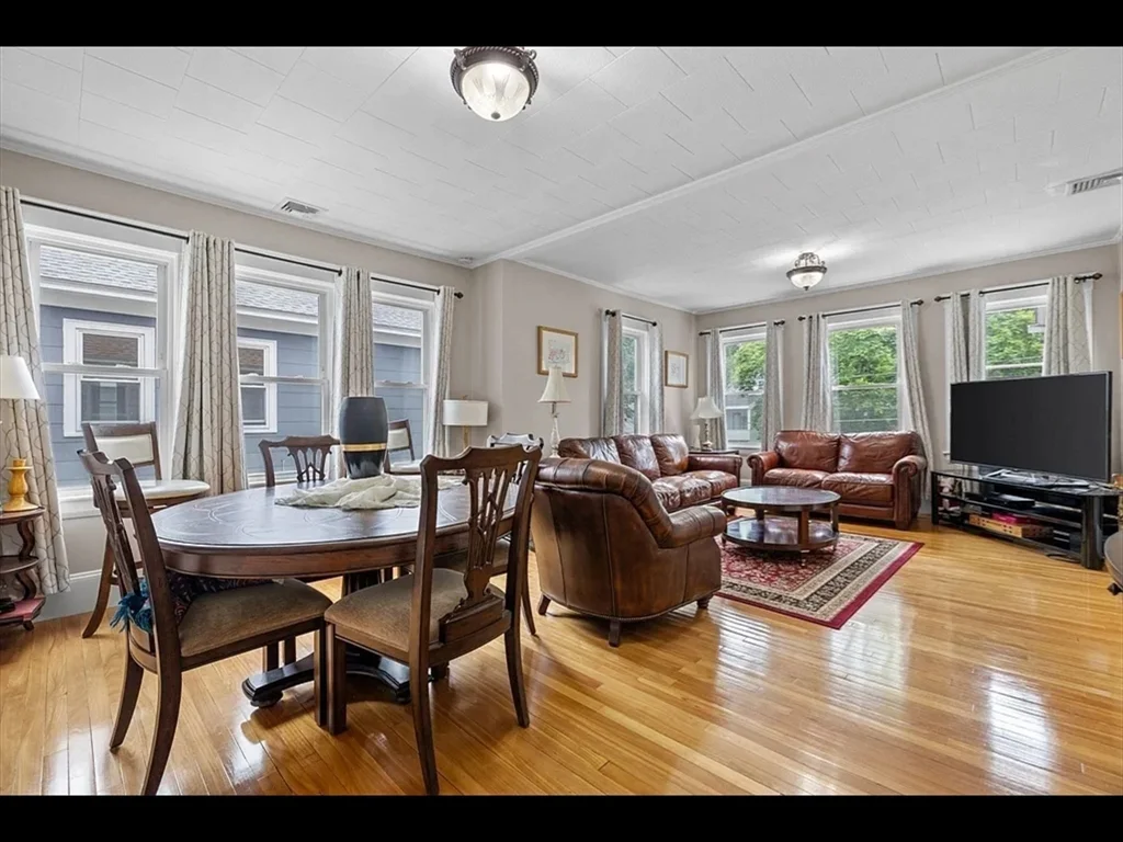 24 Lincoln St, North Andover