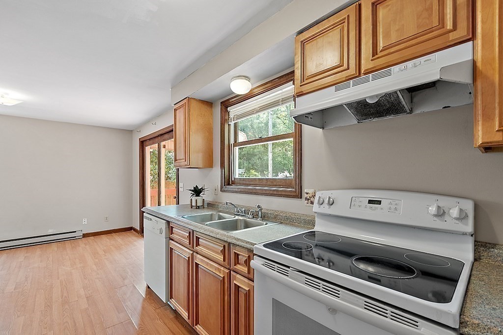 29 Wildwood Ave, Webster Square