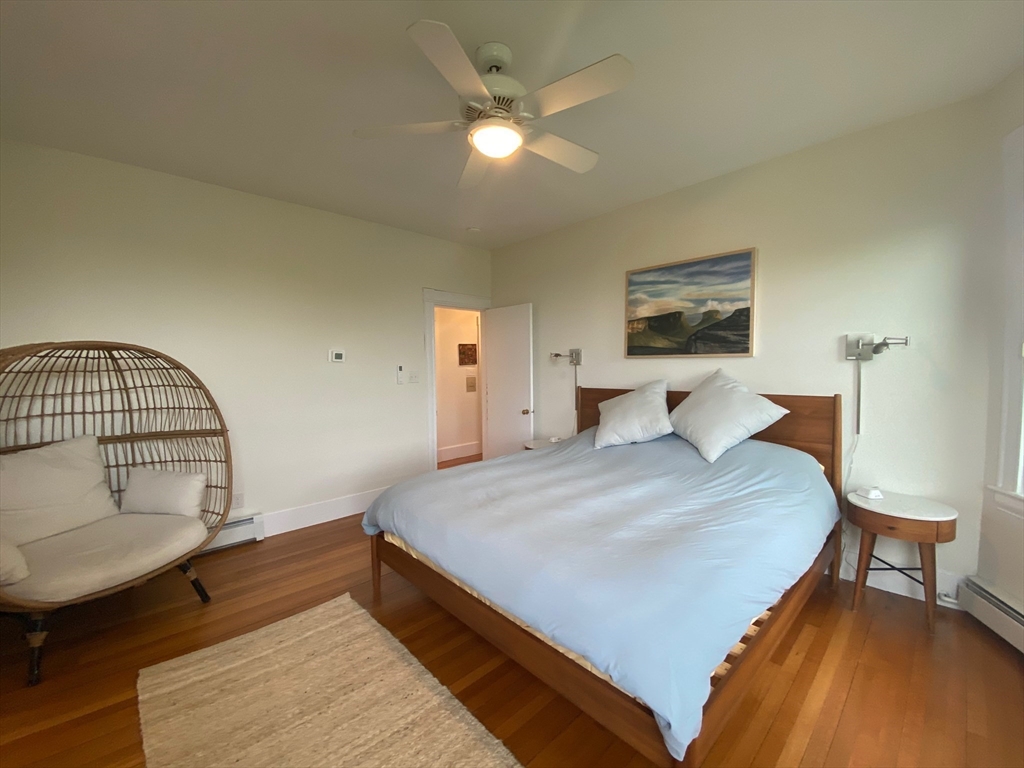 90 Robbins Rd, Arlington Heights