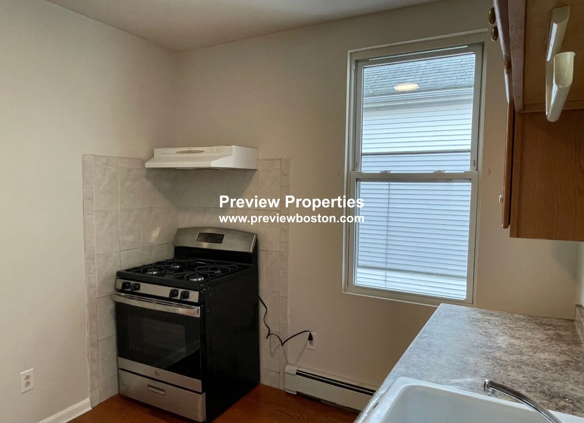 75 Putnam St, East Boston