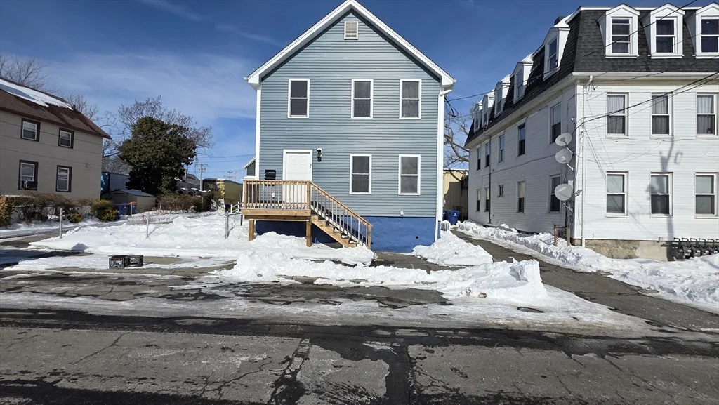 31 Hicks St, New Bedford