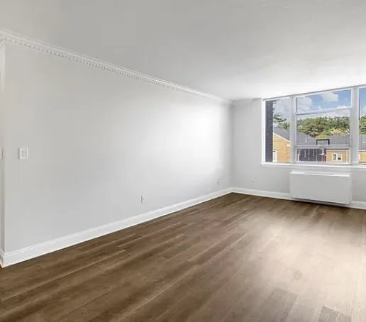 20 Hammond Pond Pkwa, Chestnut Hill