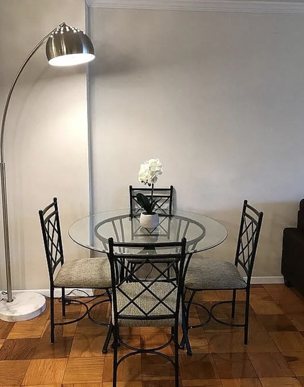 2 Hawthorne Pl, West End