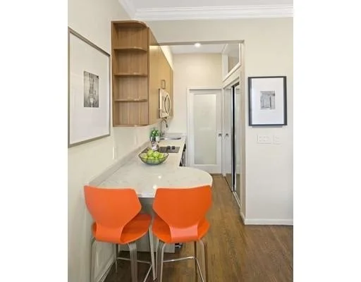 17 Cazenove St, Back Bay