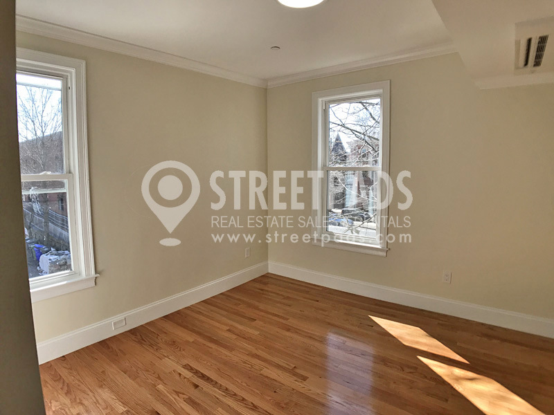 12 Harris St, Coolidge Corner