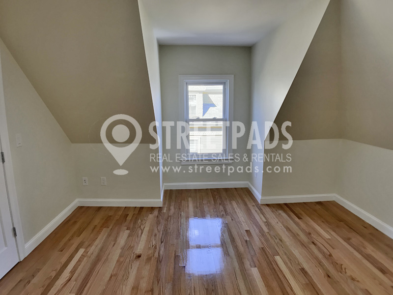 12 Harris St, Coolidge Corner