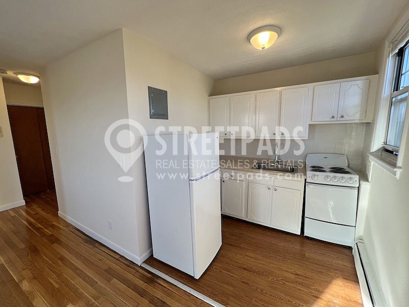 160 North Beacon St, Brighton