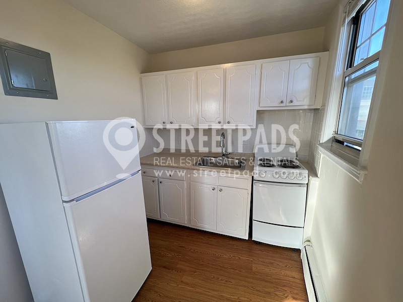 160 North Beacon St, Brighton