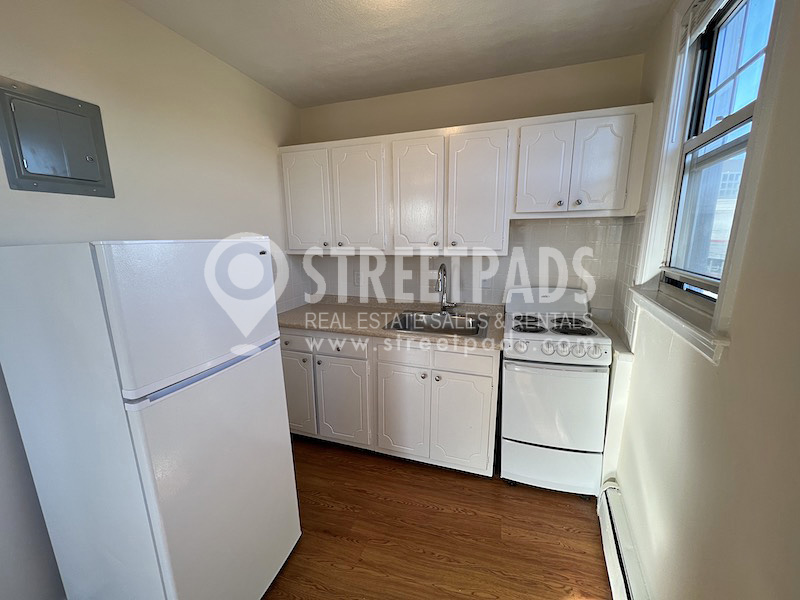 160 North Beacon St, Brighton