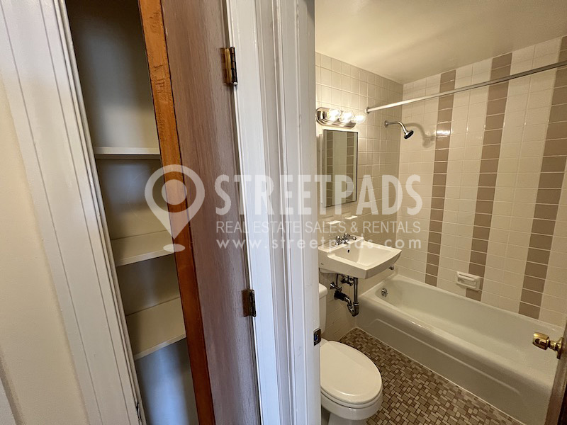 160 North Beacon St, Brighton