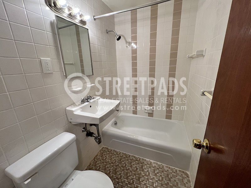 160 North Beacon St, Brighton