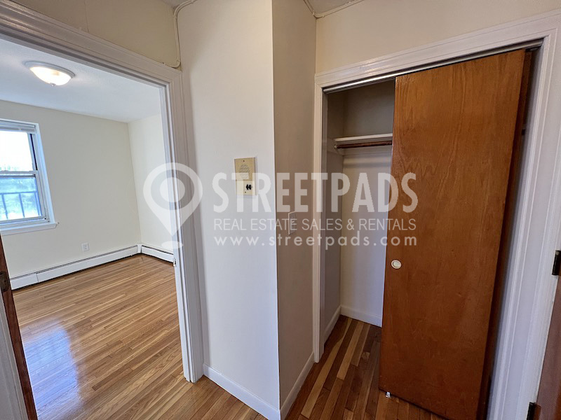 160 North Beacon St, Brighton