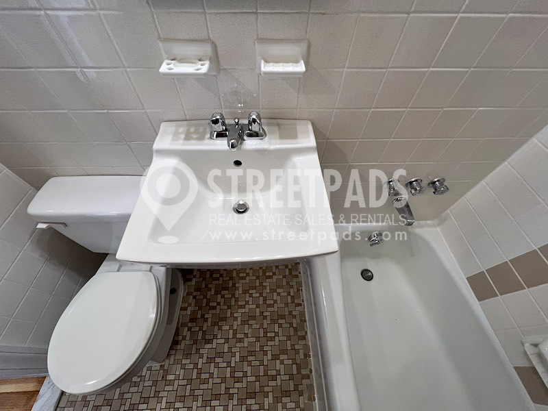 160 North Beacon St, Brighton