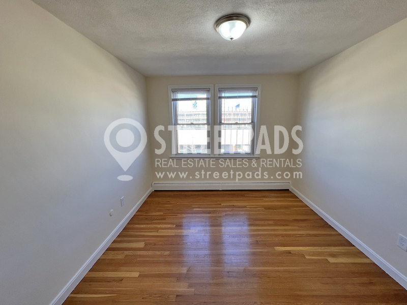 180 North Beacon St, Brighton