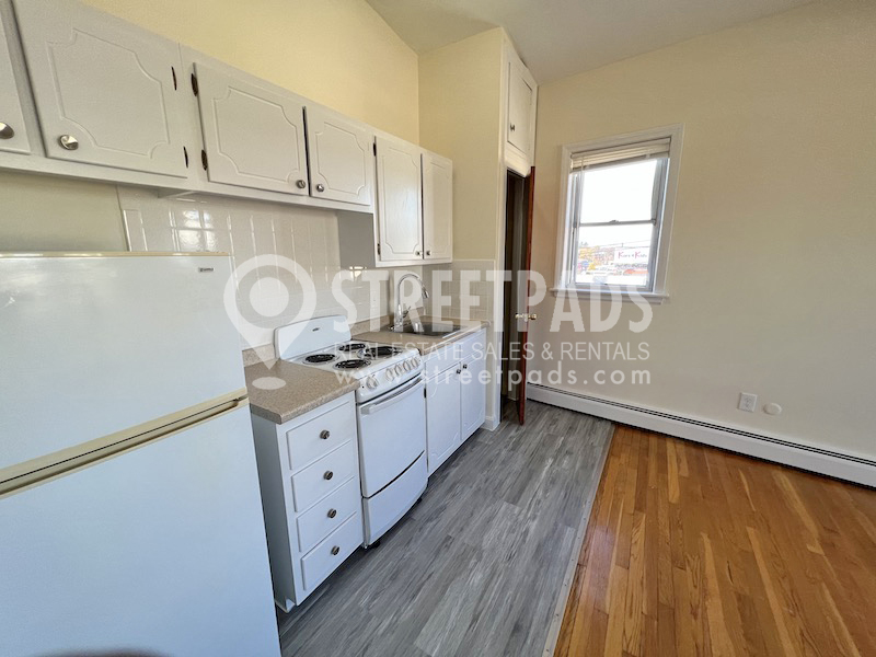 180 North Beacon St, Brighton