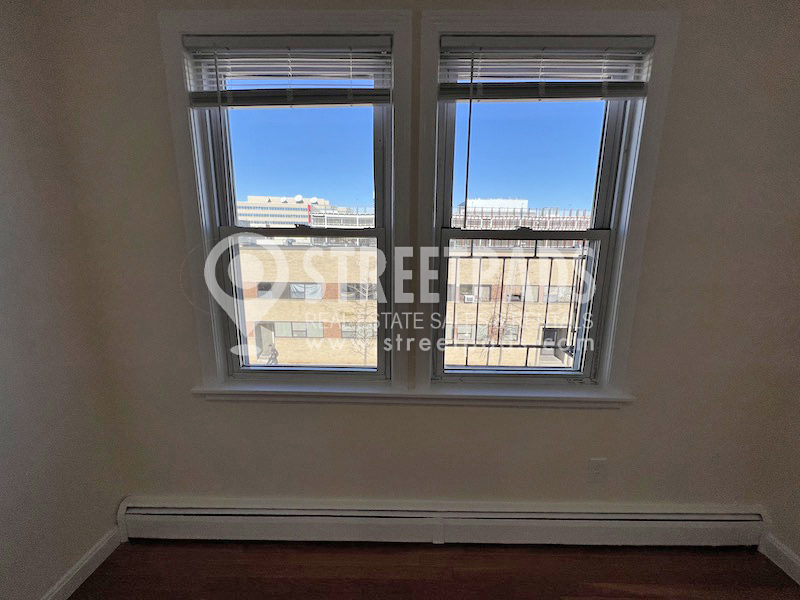 180 North Beacon St, Brighton