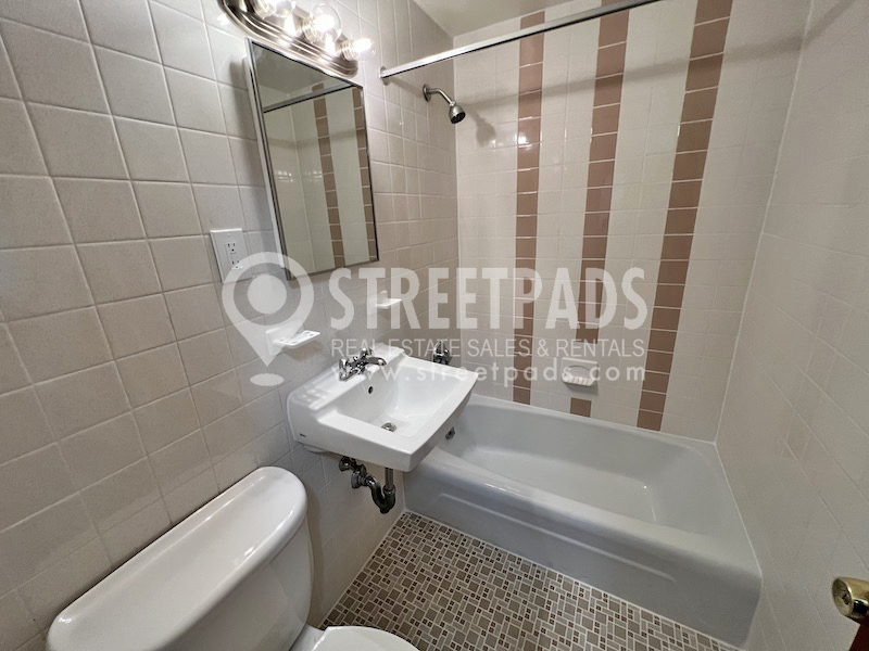 180 North Beacon St, Brighton